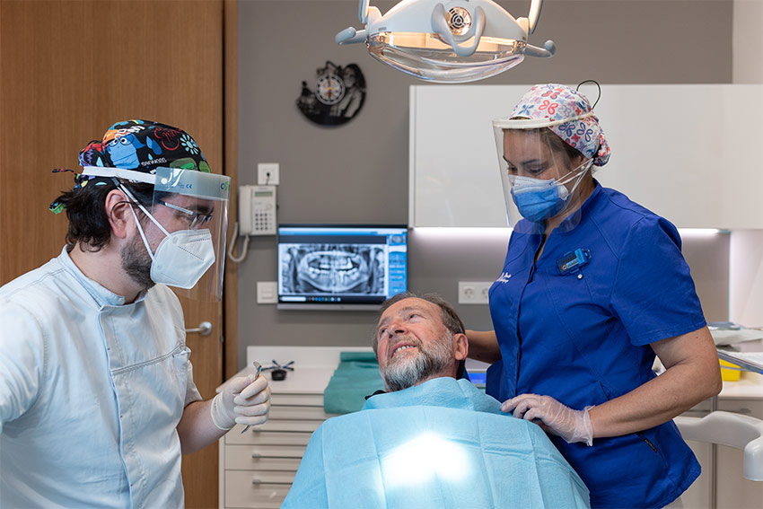 protesis es una pieza de titanio instituto facial dental